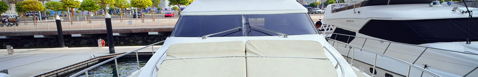 luna yacht | AED700/hour
