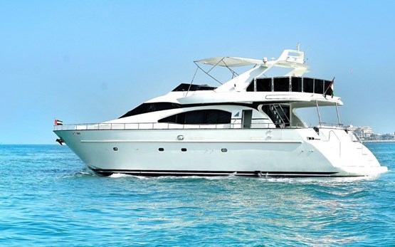 Azimut yacht | AED900/hour
