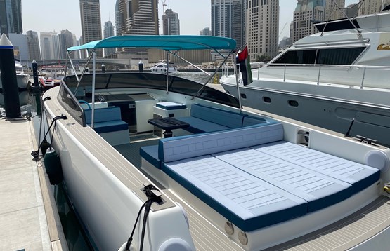 Connect Van-Dutch 40 | AED1000/Hour