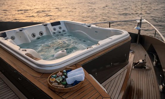 Santorini yacht | AED16,300/hour