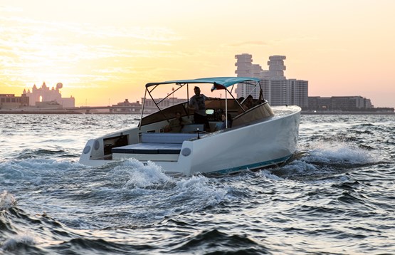 Connect Van-Dutch 40 | AED1000/Hour