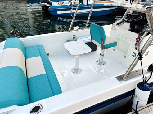 Speedboat 30ft | AED325/Hour