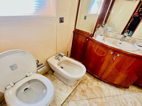 Majesty Premium |AED780/Hour