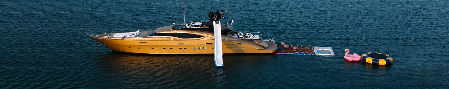AK ROYALTY yacht | AED15,000/hour