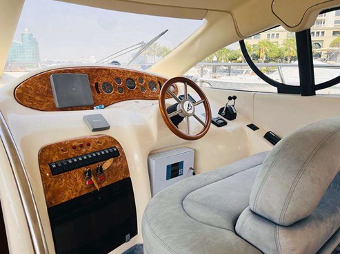 Azimut yacht 42ft | AED455/Hour