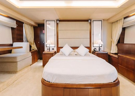Viktoria Azimut 75ft | AED2500/Hour