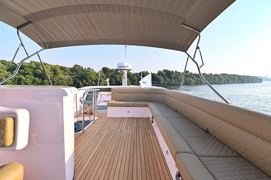 Babbar II yacht | AED750/Hour