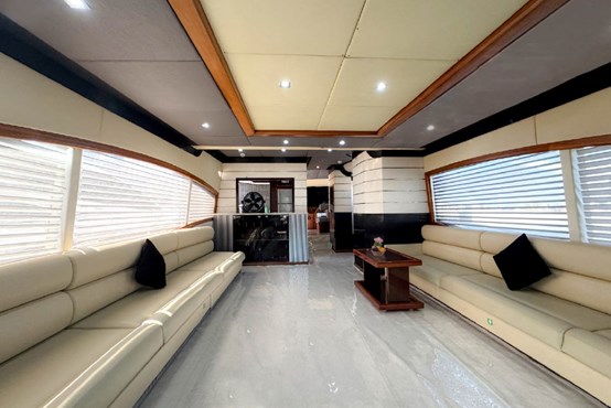 Black-pearl yacht 95ft |AED1040/Hour