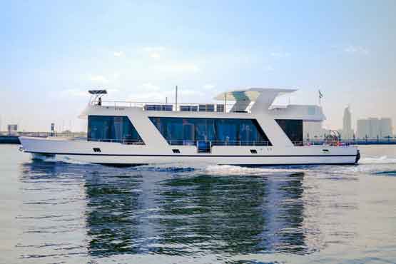 Bella vita yacht | AED2,700/hour