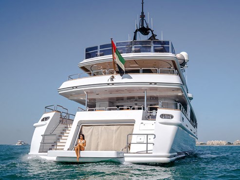 Code 8 yacht | AED17,200/hour