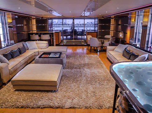 Code 8 yacht | AED17,200/hour