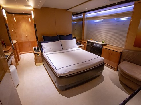 Code 8 yacht | AED17,200/hour