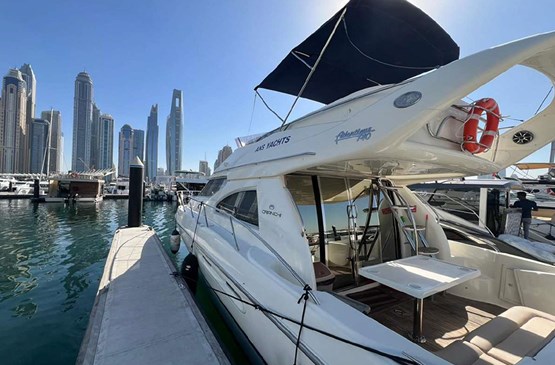CRANCHI yacht 43ft |AED455/Hour