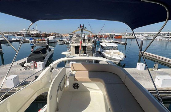 CRANCHI yacht 43ft |AED455/Hour