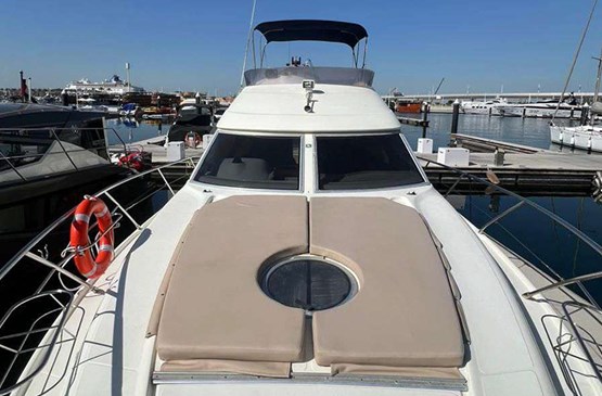 CRANCHI yacht 43ft |AED455/Hour