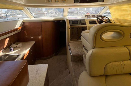 CRANCHI yacht 43ft |AED455/Hour