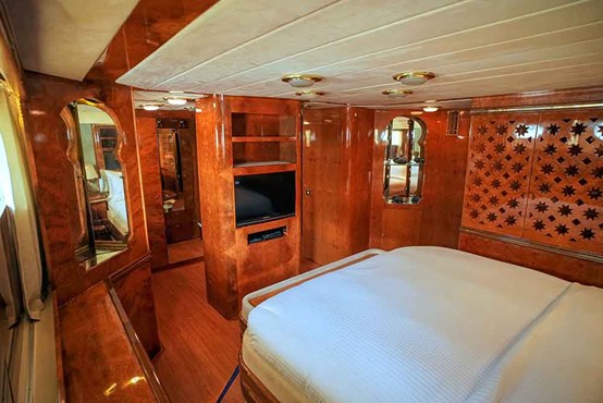 Mazayel yacht | AED4,300/hour