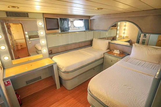 Mazayel yacht | AED4,300/hour