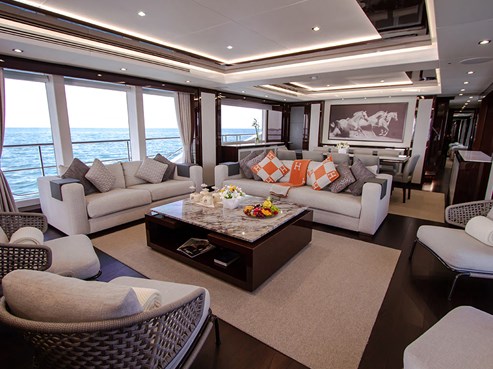 LEGENDE 116ft Superyacht Dubai | AED16,100/hour