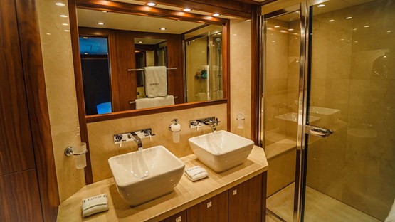 Sunseeker 131ft Superyacht | AED14,300/hour