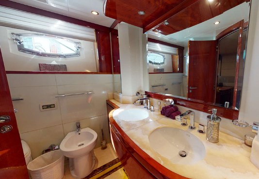 Majesty yacht 88ft |AED1300/Hour