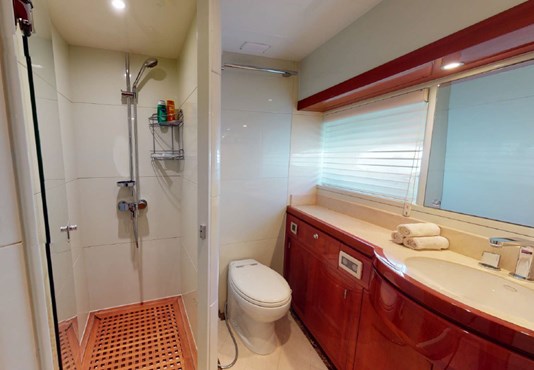 Majesty yacht 88ft |AED1300/Hour