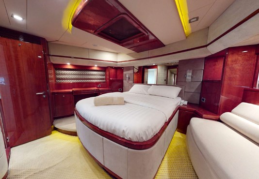 Majesty yacht 88ft |AED1300/Hour