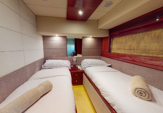 Majesty yacht 88ft |AED1300/Hour