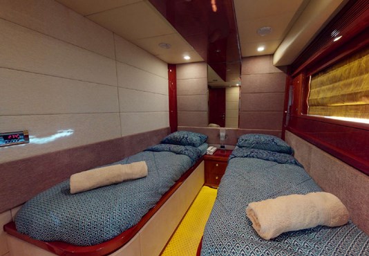 Majesty yacht 88ft |AED1300/Hour