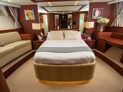 MEDUSA yacht | AED7,200/hour