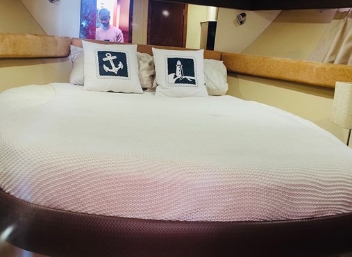 MERIDIAN yacht 45ft| AED455/Hour