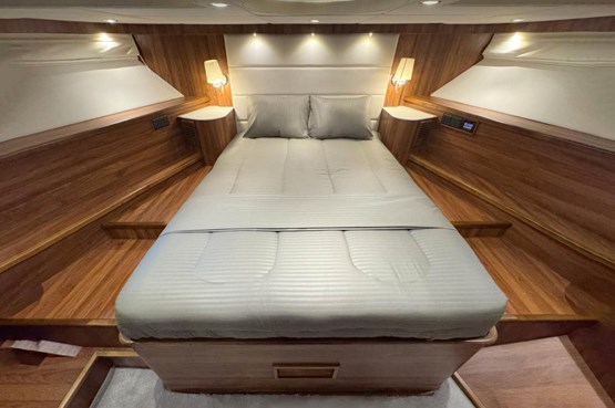Omega yacht 100ft | AED2600/Hour