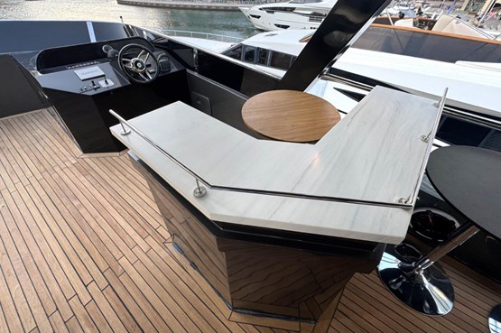Omega yacht 100ft | AED2600/Hour