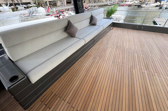 Omega yacht 100ft | AED2600/Hour