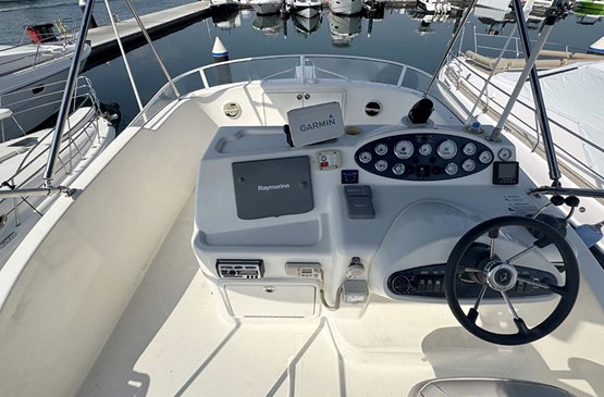 RIVIERA yacht 48ft |AED455/Hour