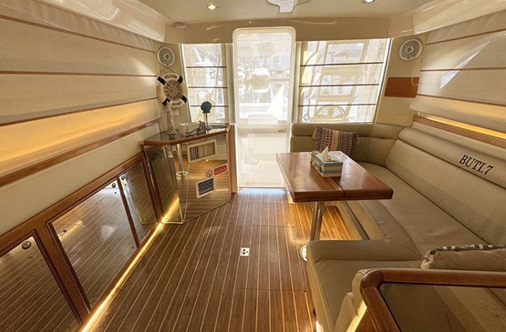 RIVIERA yacht 48ft |AED455/Hour