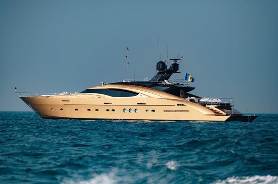 AK ROYALTY yacht | AED15,000/hour