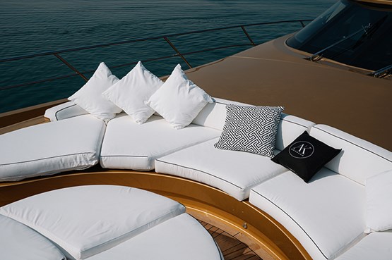 AK ROYALTY yacht | AED15,000/hour