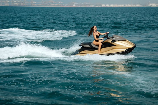 AK ROYALTY yacht | AED15,000/hour