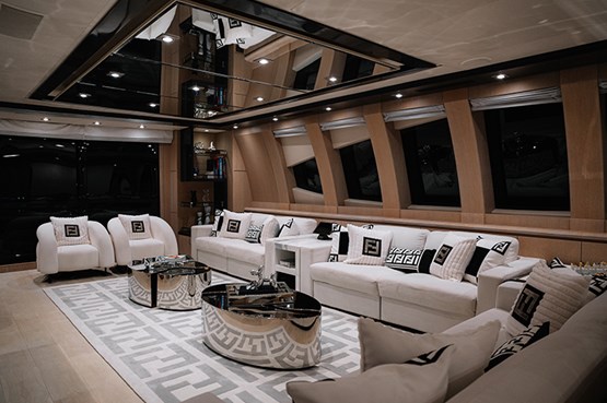 AK ROYALTY yacht | AED15,000/hour