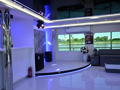 Royal rave yacht | AED4,500/hour